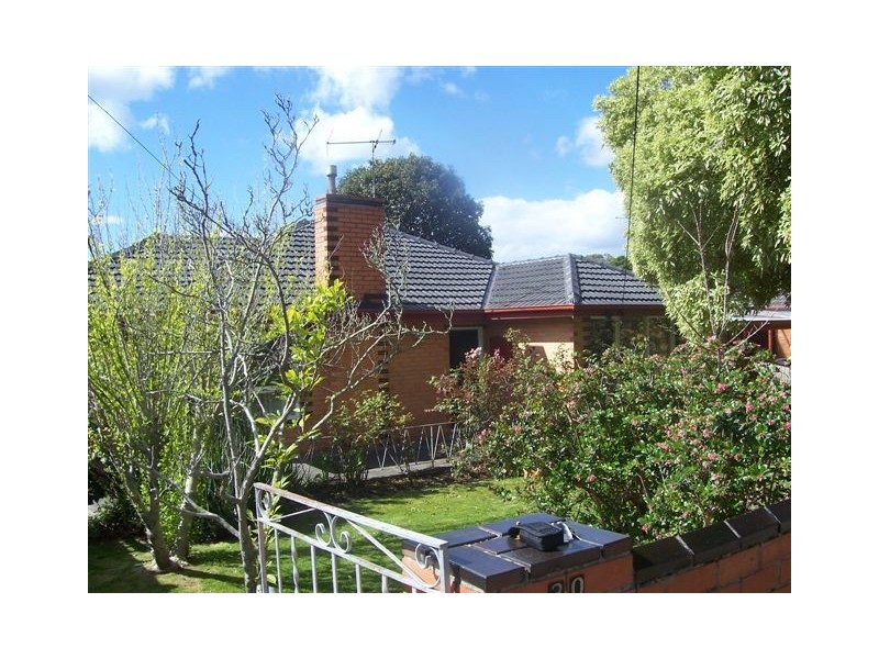 30 Lockhart Road, Ringwood North VIC 3134