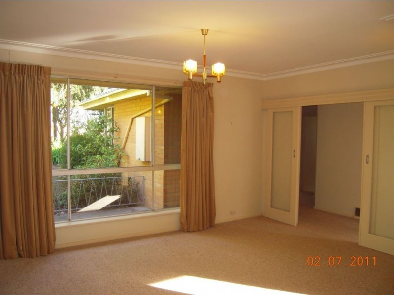 4 Lockhart Road, Ringwood North VIC 3134