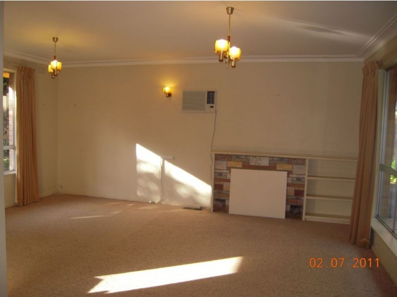 4 Lockhart Road, Ringwood North VIC 3134