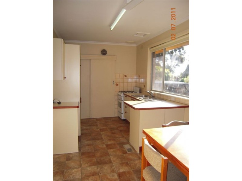 4 Lockhart Road, Ringwood North VIC 3134