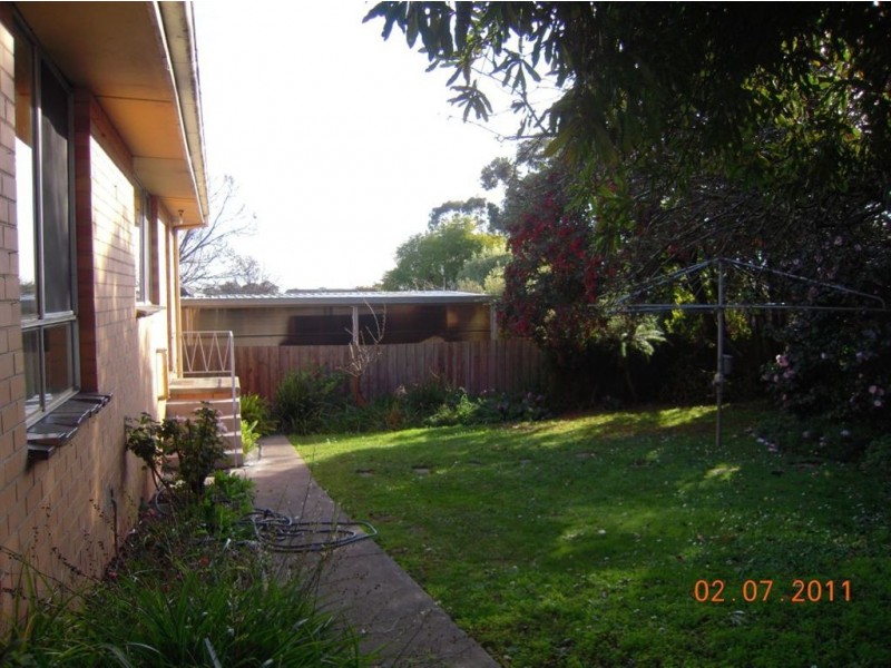 4 Lockhart Road, Ringwood North VIC 3134