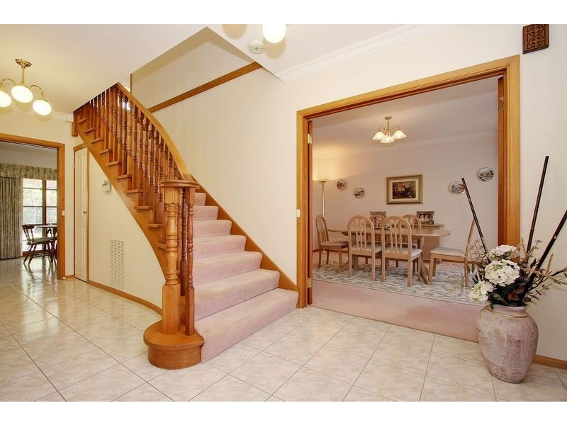 39 Crawley Grove, Ringwood North VIC 3134