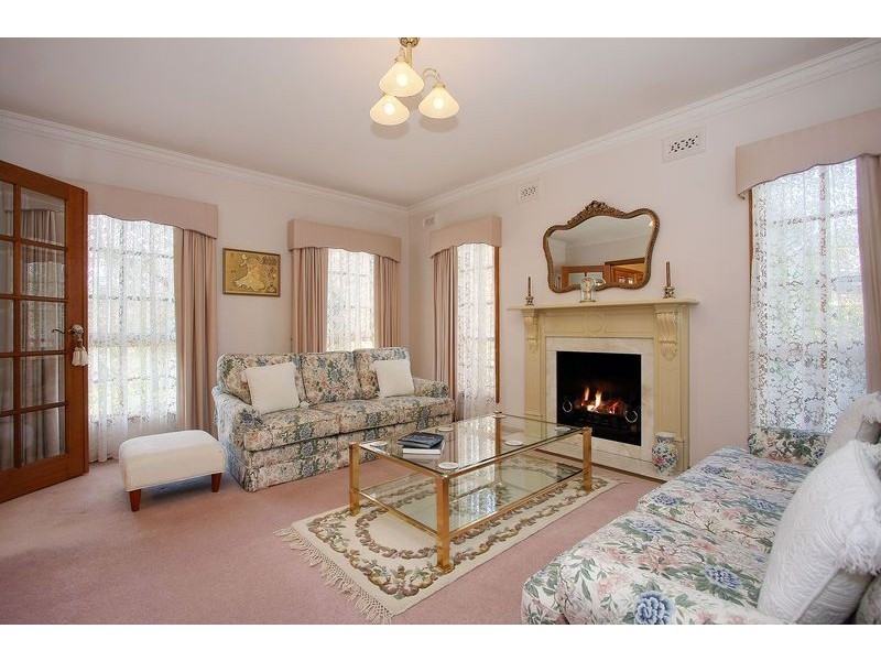 39 Crawley Grove, Ringwood North VIC 3134