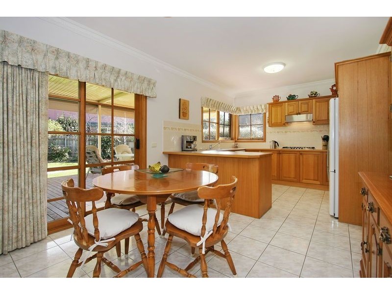 39 Crawley Grove, Ringwood North VIC 3134