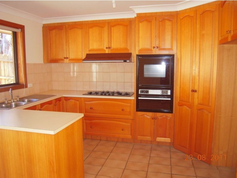 2/8 Dickson Crescent, Ringwood North VIC 3134