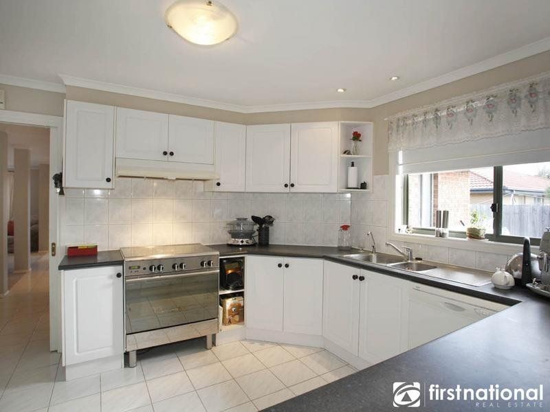 4 Dunraven Court, Narre Warren VIC 3805