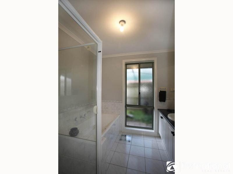 4 Dunraven Court, Narre Warren VIC 3805