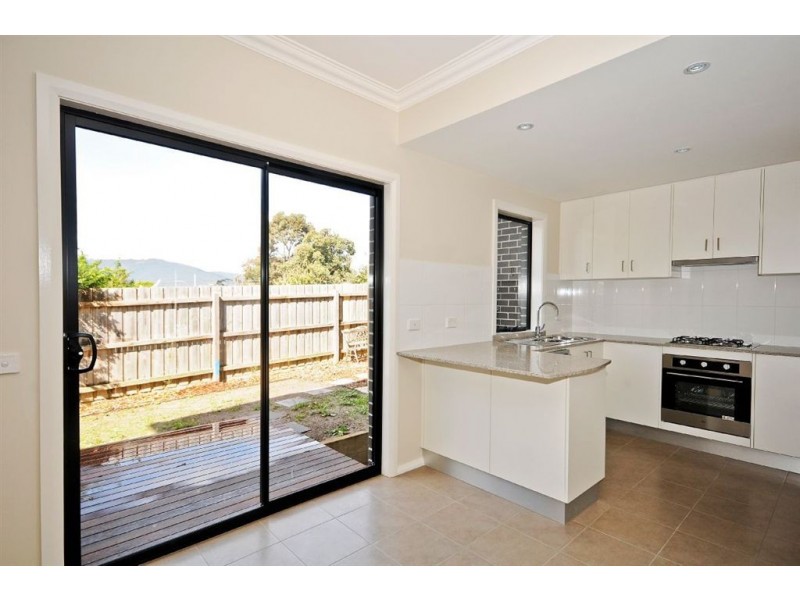 2/70 Belmont Road West, Croydon South VIC 3136