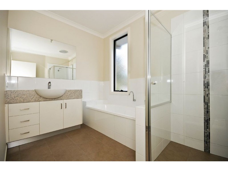 2/70 Belmont Road West, Croydon South VIC 3136