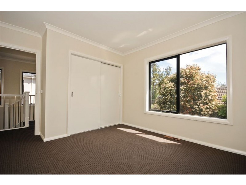 2/70 Belmont Road West, Croydon South VIC 3136