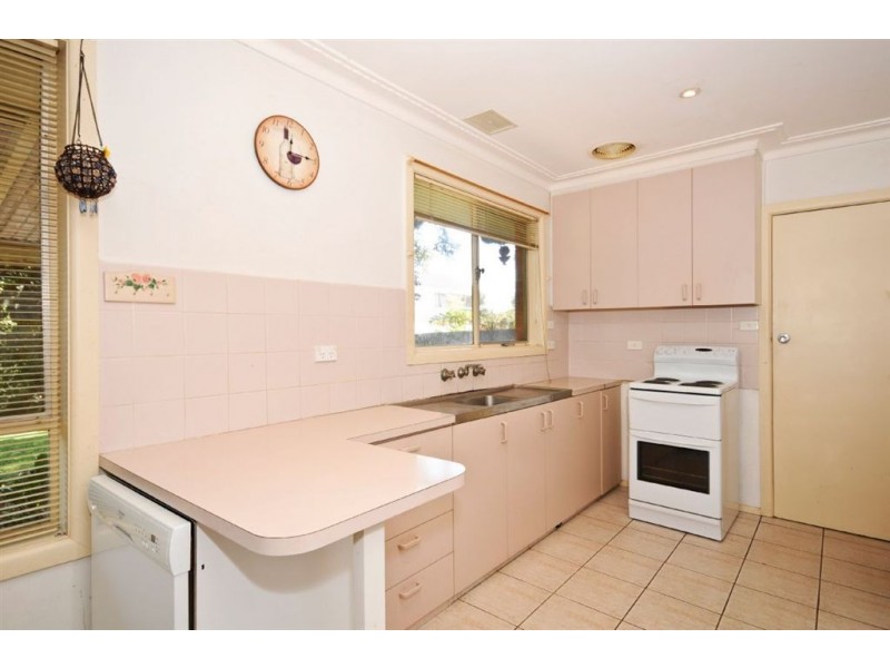 2 Parkhill Drive, Ringwood North VIC 3134