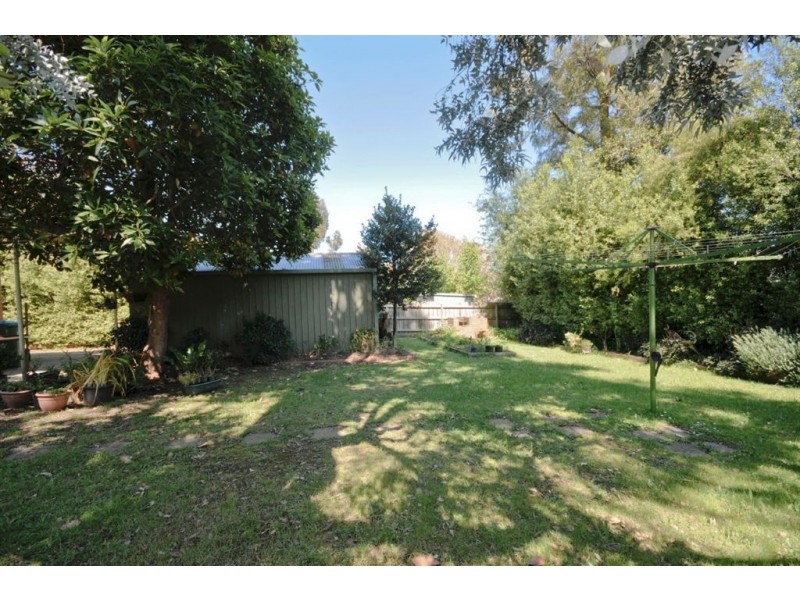 2 Parkhill Drive, Ringwood North VIC 3134