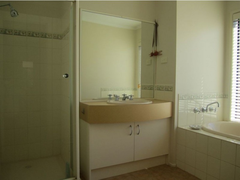 28 Golden Ridge Drive, Croydon Hills VIC 3136