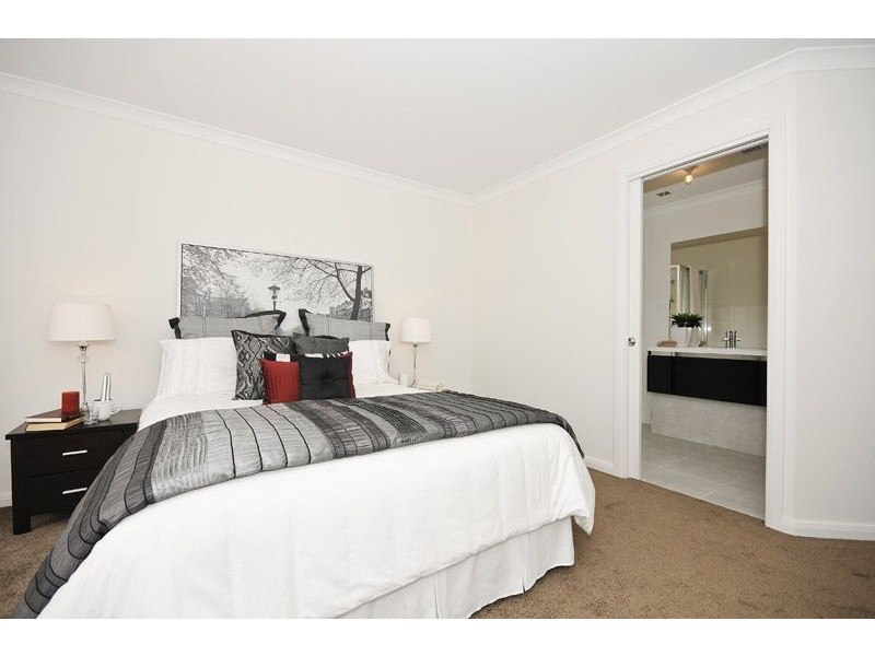 10 Temple Miles Road, Croydon VIC 3136