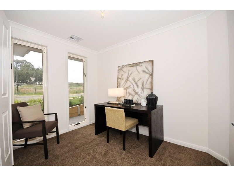 10 Temple Miles Road, Croydon VIC 3136