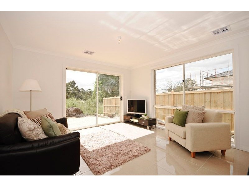 10 Temple Miles Road, Croydon VIC 3136