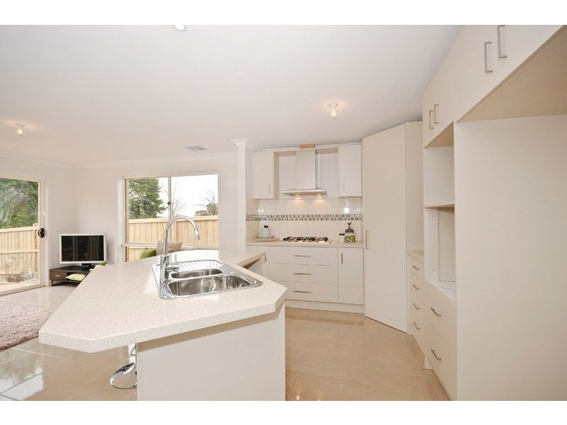 10 Temple Miles Road, Croydon VIC 3136