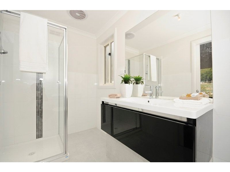 10 Temple Miles Road, Croydon VIC 3136