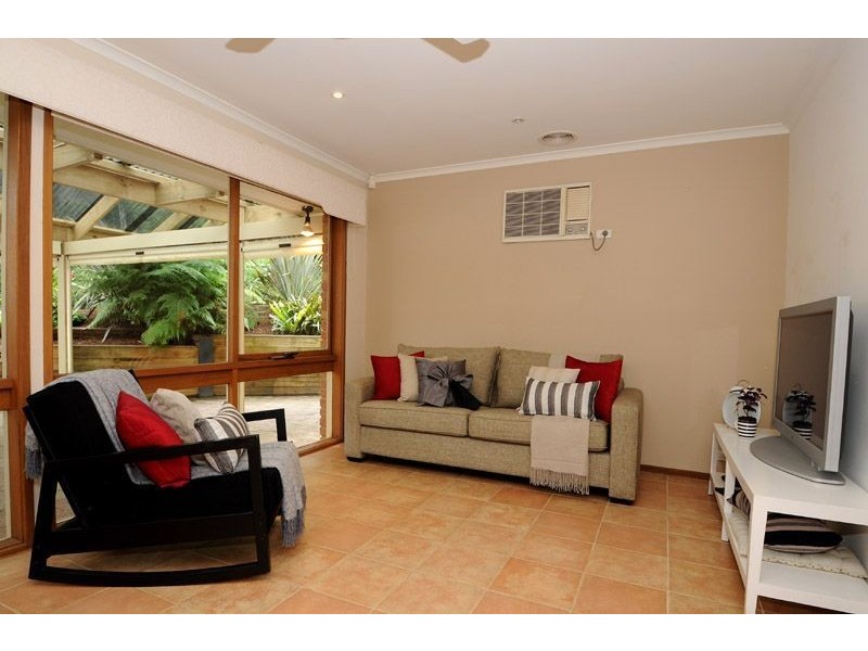 10 Tamworth Road, Kilsyth VIC 3137