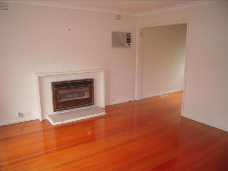 6 Dennis Court, Mooroolbark VIC 3138