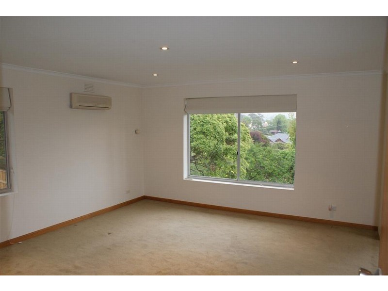2/13 Quamby Avenue, Sandy Bay TAS 7005