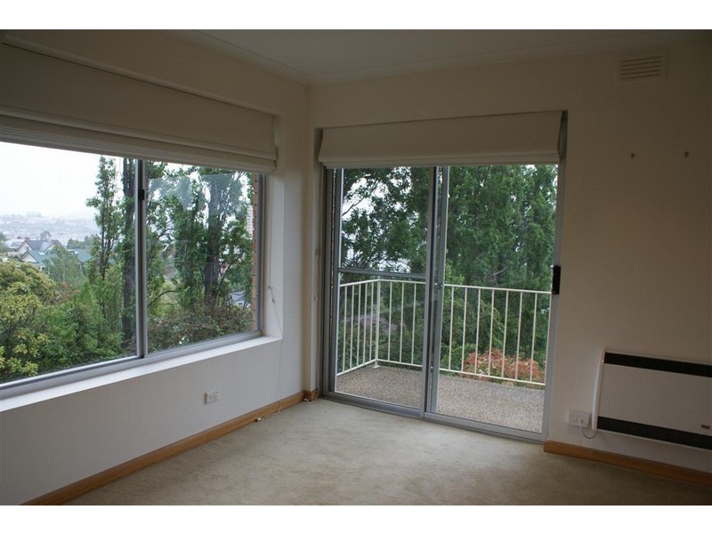 2/13 Quamby Avenue, Sandy Bay TAS 7005