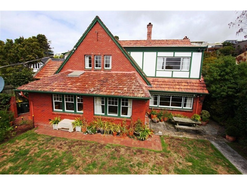 11 Elma Road, Sandy Bay TAS 7005