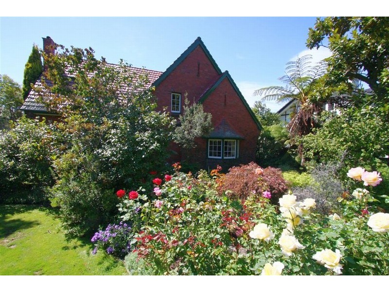 11 Elma Road, Sandy Bay TAS 7005