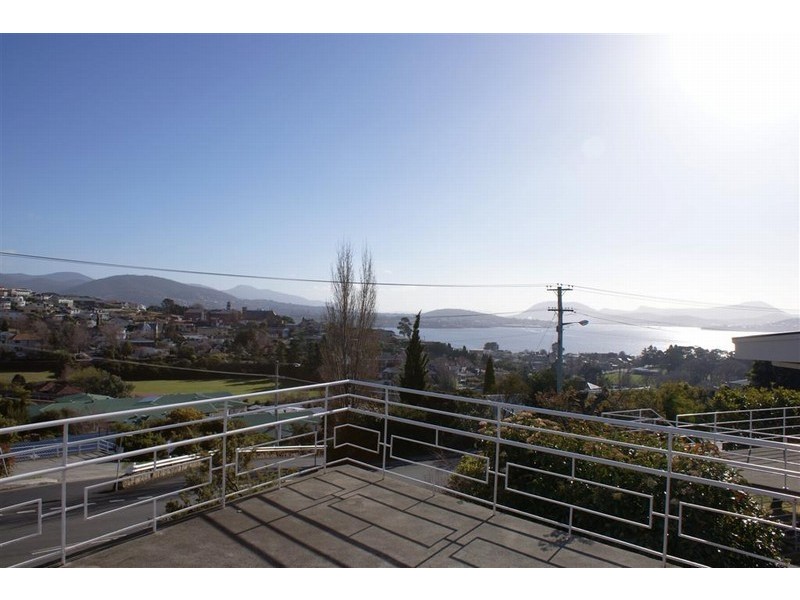 538 Churchill Avenue, Sandy Bay TAS 7005