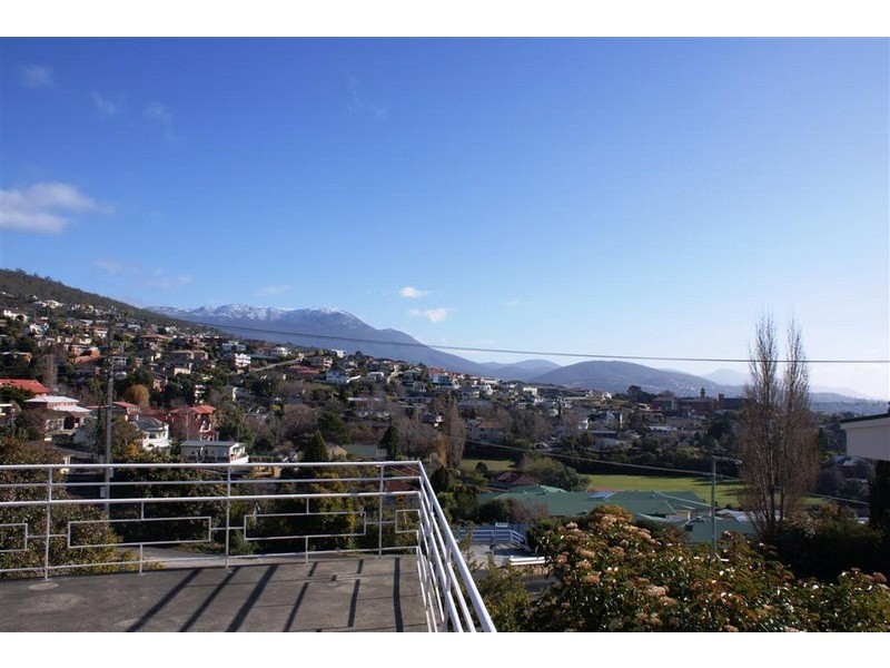 538 Churchill Avenue, Sandy Bay TAS 7005