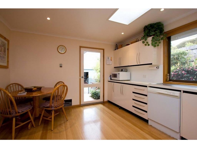 472 Churchill Avenue, Sandy Bay TAS 7005