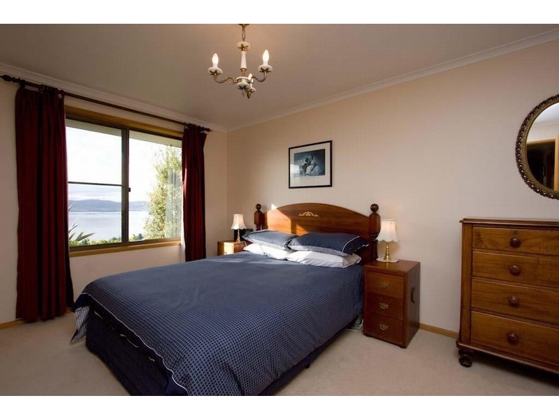 472 Churchill Avenue, Sandy Bay TAS 7005