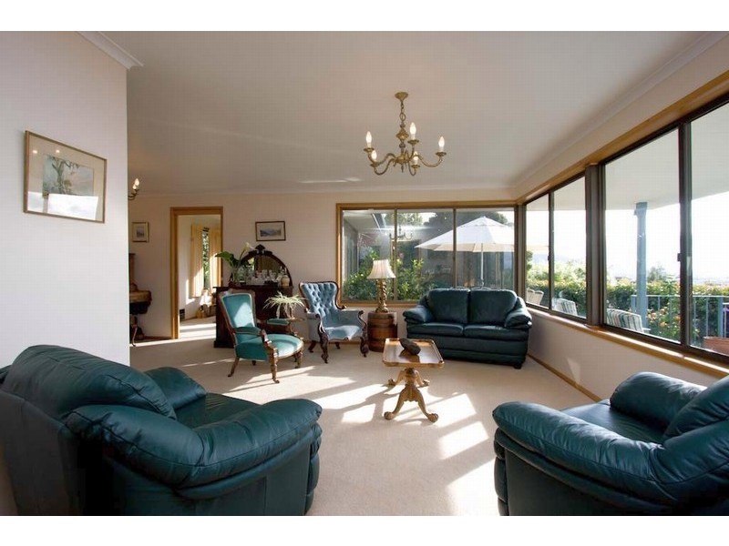 472 Churchill Avenue, Sandy Bay TAS 7005
