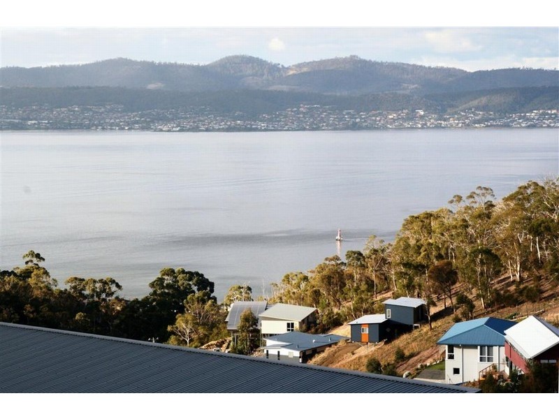 33 Gardenia Grove, Sandy Bay TAS 7005