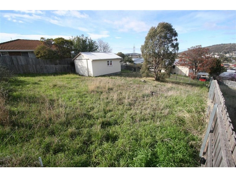 8 Chestnut Avenue, Lutana TAS 7009