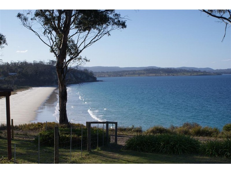 5 Bluff Road, Spring Beach TAS 7190