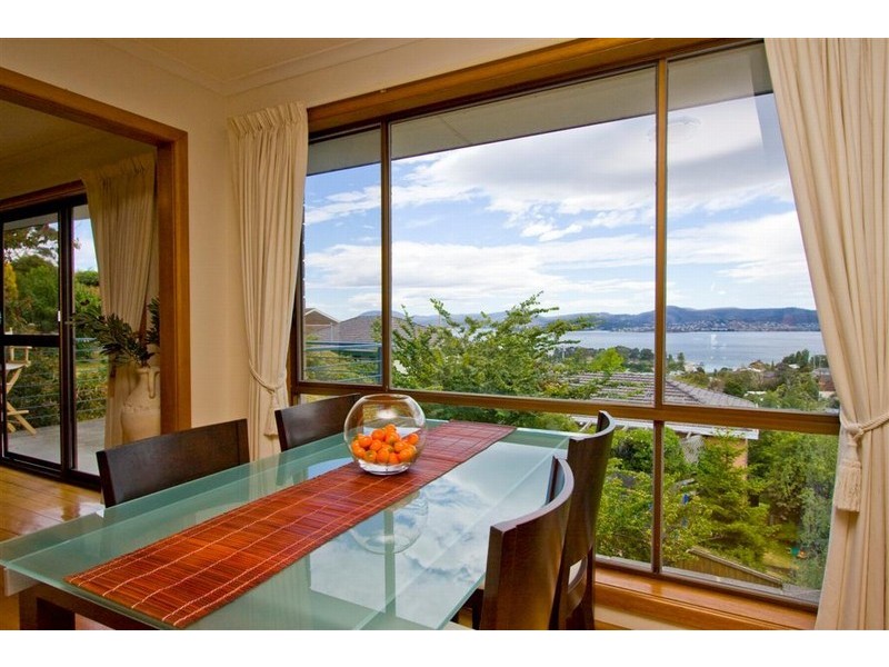 493 Churchill Avenue, Sandy Bay TAS 7005