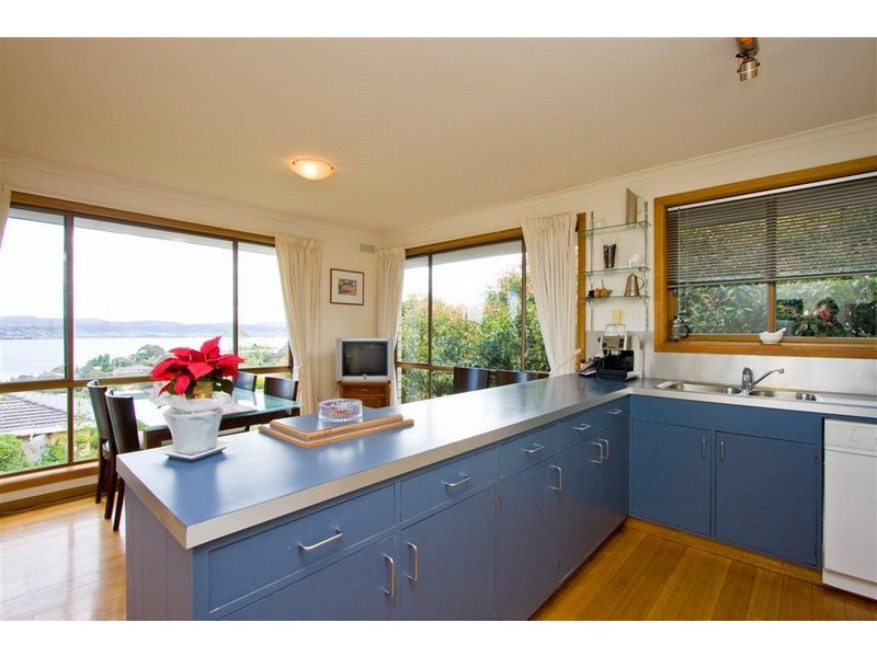 493 Churchill Avenue, Sandy Bay TAS 7005