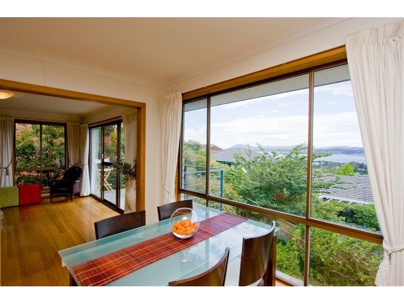 493 Churchill Avenue, Sandy Bay TAS 7005