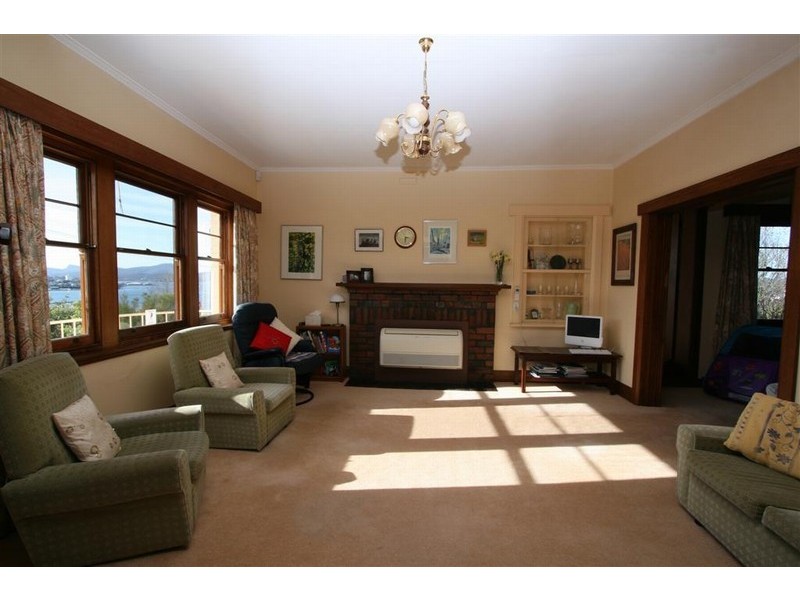 6 Manresa Court, Sandy Bay TAS 7005