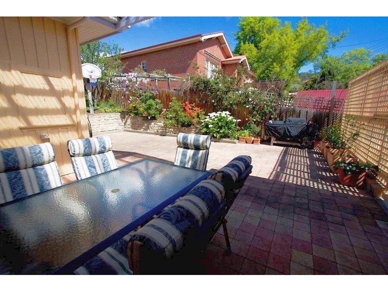 1 Ilfracombe Crescent, Sandy Bay TAS 7005