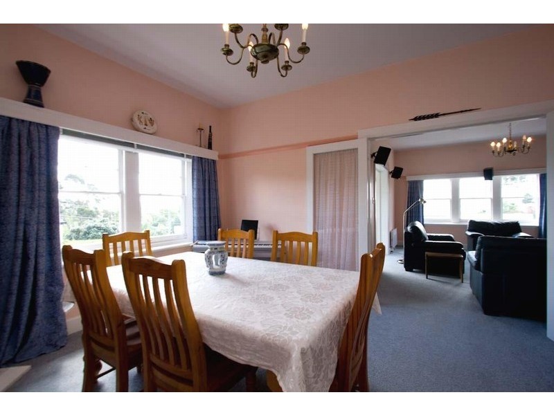1 Ilfracombe Crescent, Sandy Bay TAS 7005