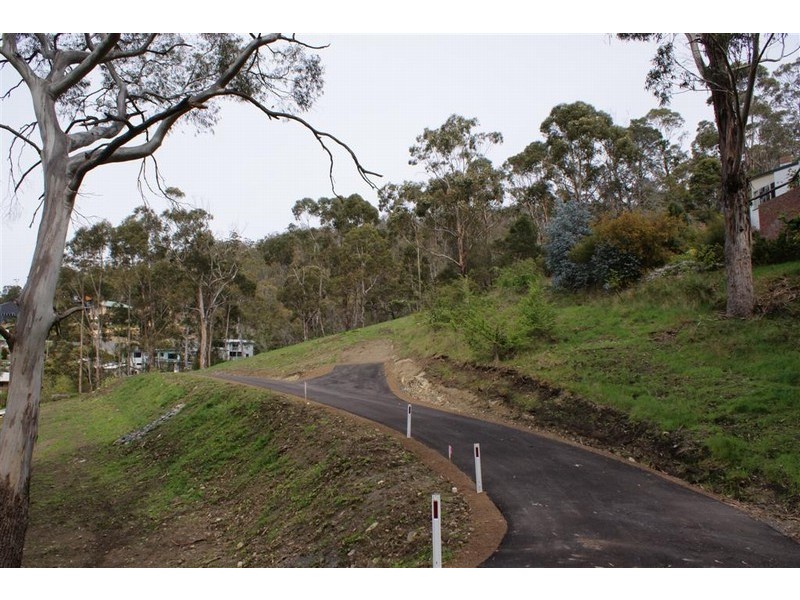 8a Churchill Road, Taroona TAS 7053