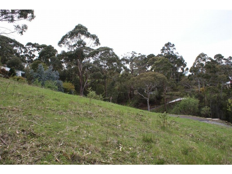 8a Churchill Road, Taroona TAS 7053