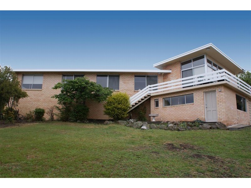 24 Oakleigh Avenue, Taroona TAS 7053