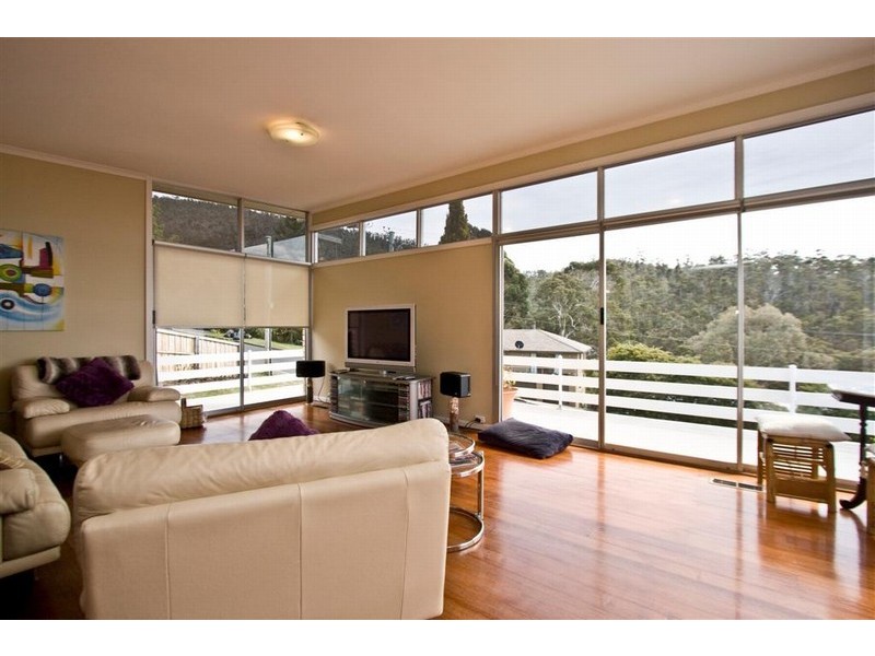 24 Oakleigh Avenue, Taroona TAS 7053