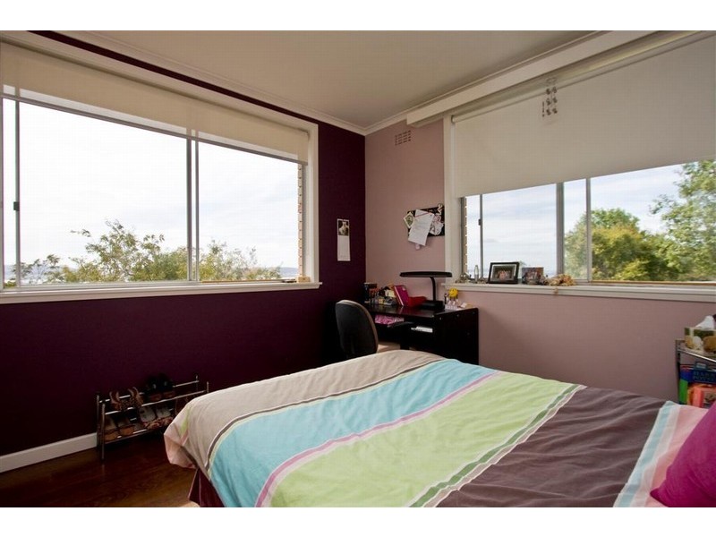 24 Oakleigh Avenue, Taroona TAS 7053