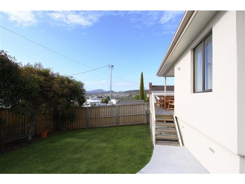 3/20 Topham Street, Rose Bay TAS 7015
