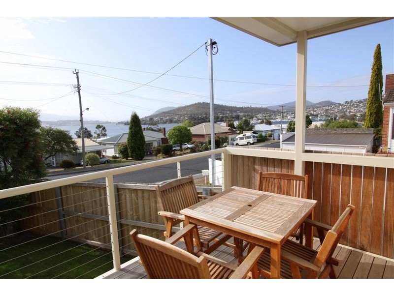 3/20 Topham Street, Rose Bay TAS 7015