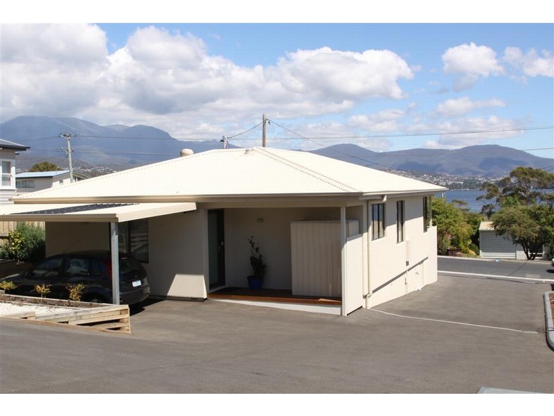 3/20 Topham Street, Rose Bay TAS 7015